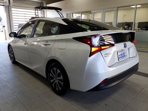 Used 2021 Toyota Prius XLE image 18