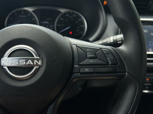 Certified 2025 Nissan Kicks Play S FWD image 27