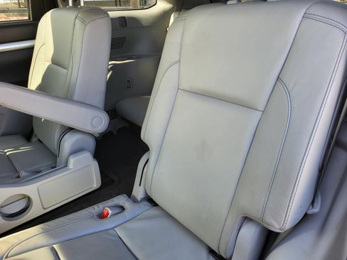 Used 2017 Toyota Highlander XLE image 21