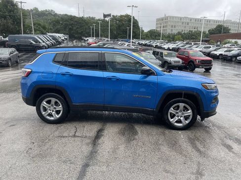 Used 2024 Jeep Compass Latitude AWD/4WD image 7