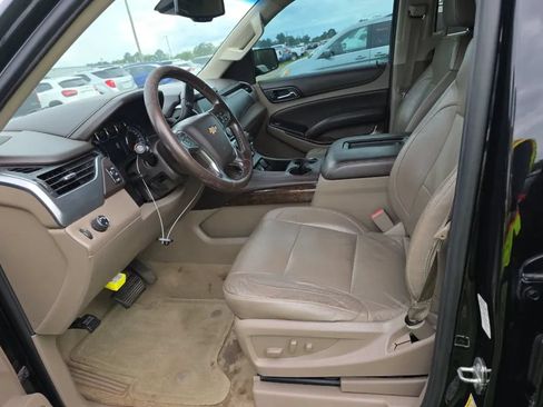 Used 2015 Chevrolet Suburban LT RWD image 5