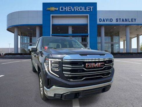 Used 2024 GMC Sierra 1500 SLT AWD/4WD image 2