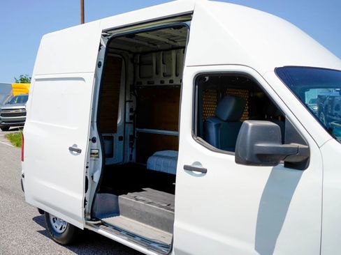 Used 2019 Nissan NV 2500 SV w/ Back Door Glass Package RWD image 15