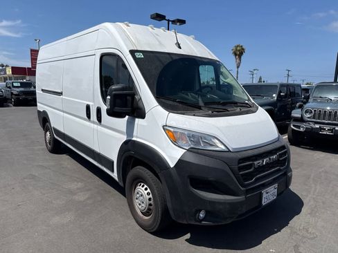 Used 2024 RAM ProMaster 2500 w/ Convenience Group FWD image 8