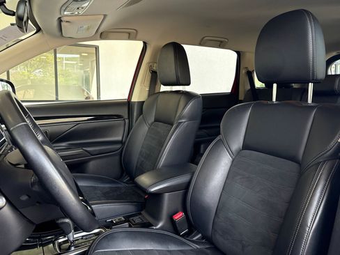 Used 2019 Mitsubishi Outlander SE FWD image 5