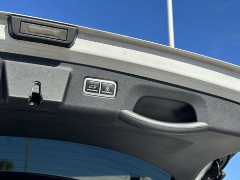 Certified 2022 Kia Sorento SX FWD image 13
