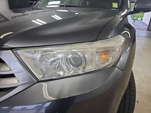 Used 2013 Toyota Highlander Limited AWD/4WD image 39