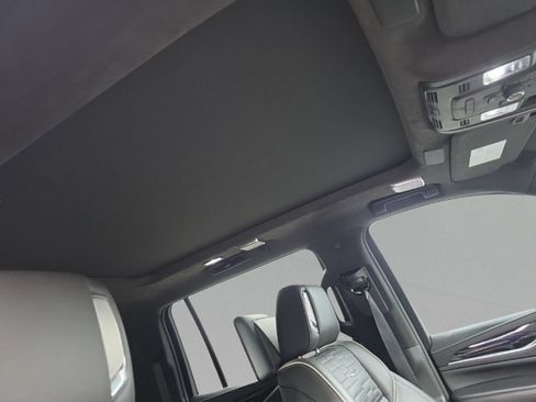 Used 2023 Cadillac Escalade ESV V AWD/4WD image 37