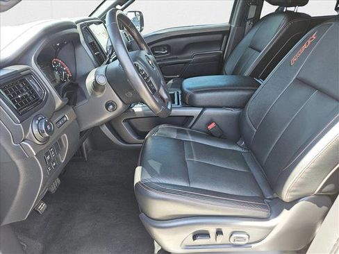 Used 2021 Nissan Titan PRO-4X w/ Pro-4x Convenience Package image 10