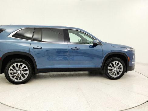 Used 2025 Buick Enclave Preferred image 5