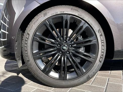 Certified 2023 Land Rover Range Rover Long Wheelbase Autobiography AWD/4WD image 9