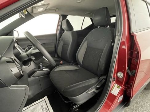 Used 2020 Nissan Kicks SV image 33