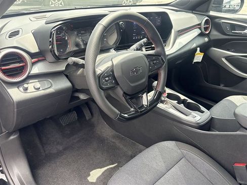 Used 2024 Chevrolet Trax RS w/ Driver Confidence Package FWD image 10