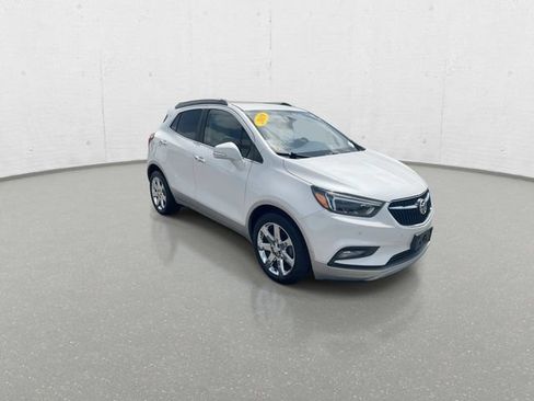 Used 2019 Buick Encore Essence w/ Experience Buick Package FWD image 5