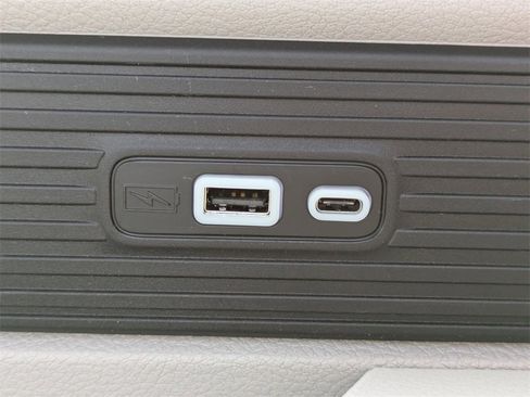 Used 2024 Jeep Wagoneer Series II w/ Premium Group I image 19