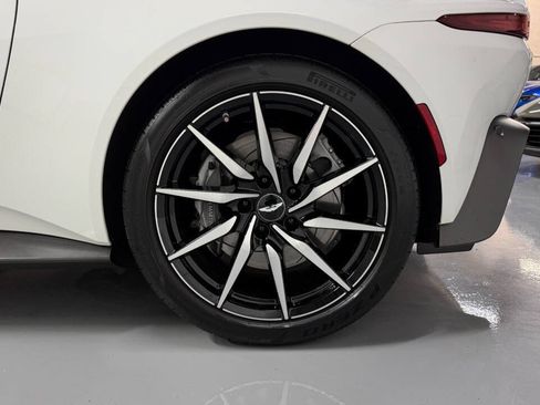 Used 2019 Aston Martin V8 Vantage Coupe RWD image 35