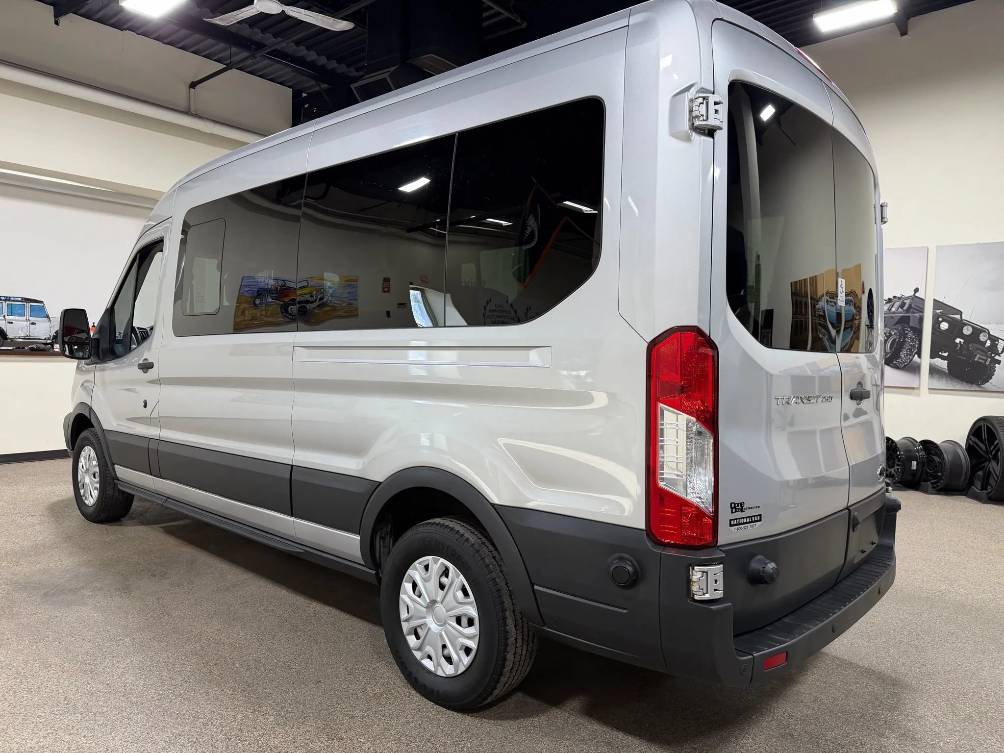Used 2015 Ford Transit 250 148 Medium Roof RWD image 21