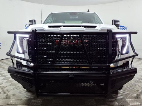 Used 2026 GMC Sierra 2500 Pro w/ Convenience Package AWD/4WD image 3