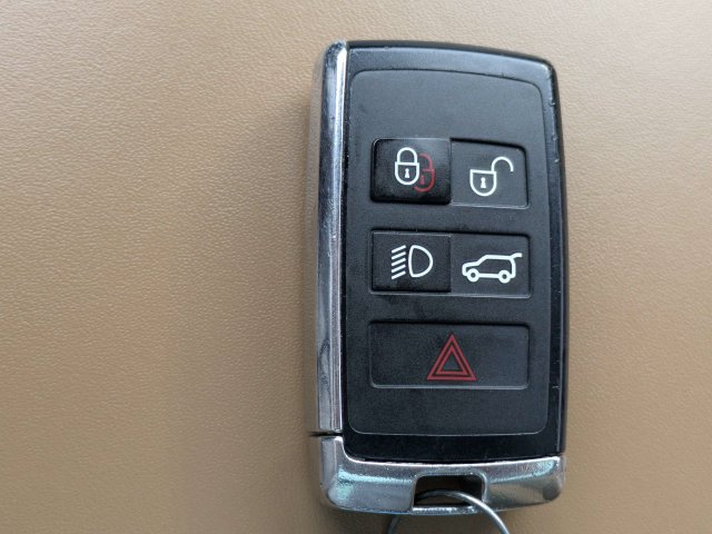 Used 2025 Land Rover Range Rover Long Wheelbase SE AWD/4WD image 29