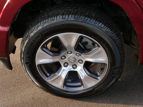 Used 2019 RAM 1500 Laramie image 15