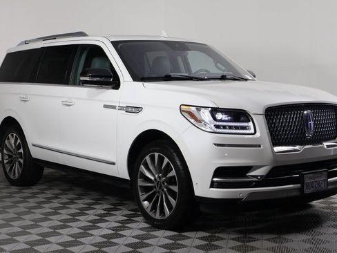 Used 2020 Lincoln Navigator Reserve w/ Luxury Package AWD/4WD image 3