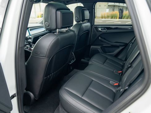Certified 2023 Porsche Macan Turbo AWD/4WD image 22