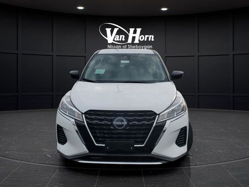 New 2025 Nissan Kicks Play S image 10