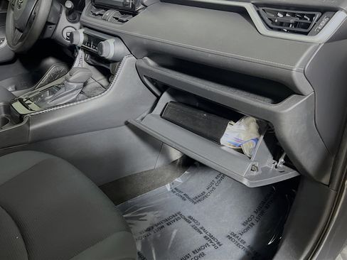 Used 2019 Toyota RAV4 LE image 35