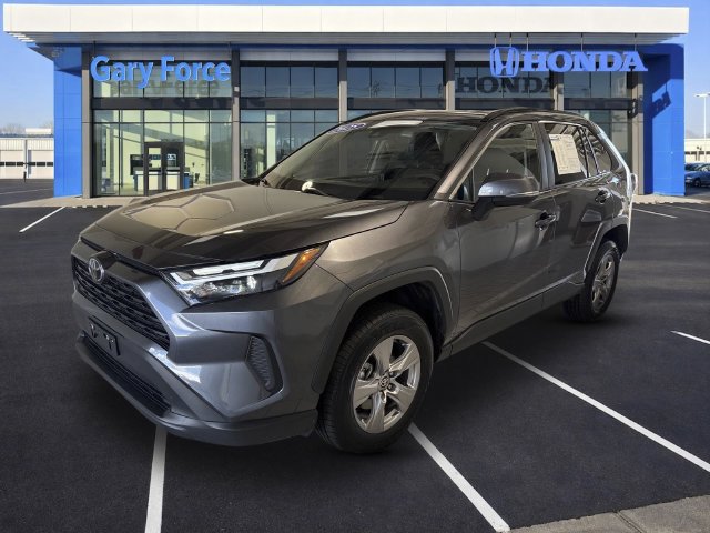 Used 2025 Toyota RAV4 XLE AWD/4WD image 4
