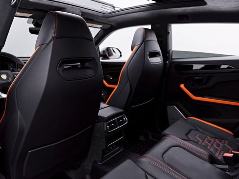 Used 2025 Lamborghini Urus Performante AWD/4WD image 55