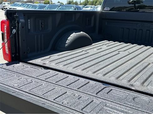 New 2025 Ford F350 XLT w/ Black Appearance Package image 19