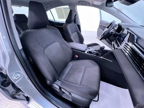 Used 2025 Toyota Camry LE FWD image 34