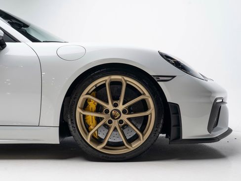 Used 2020 Porsche 718 Boxster Spyder RWD image 70