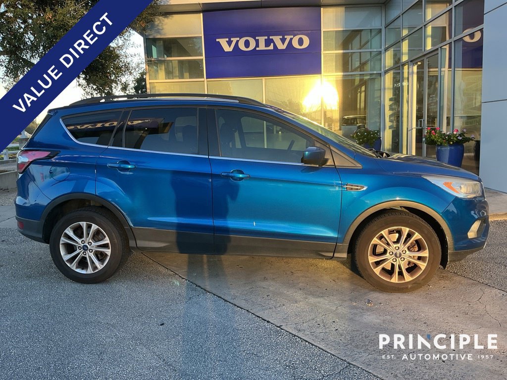 Used 2017 Ford Escape SE w/ Equipment Group 201A FWD image 3