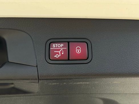 Used 2022 Mercedes-Benz GLS 450 4MATIC image 21