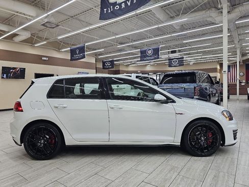 Used 2017 Volkswagen GTI SE image 5