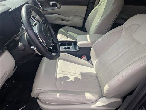 Used 2023 Kia Sorento SX Prestige image 16