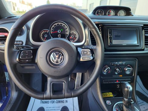 Used 2013 Volkswagen Beetle 2.0T image 9