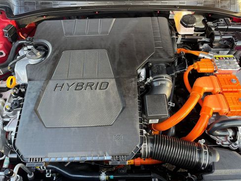 Used 2025 Hyundai Elantra Limited image 35