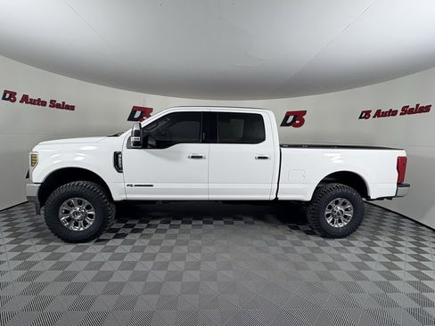 Used 2019 Ford F250 XLT w/ XLT Premium Package image 3