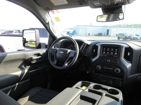 Certified 2025 Chevrolet Silverado 2500 Custom w/ Custom Value Package AWD/4WD image 24