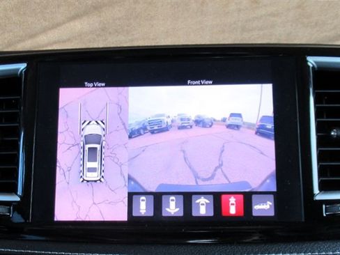 Used 2022 Chrysler Pacifica Limited image 29