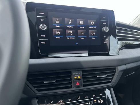 New 2026 Volkswagen Jetta SE FWD image 18