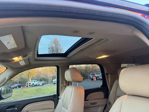 Used 2011 GMC Yukon Denali image 10