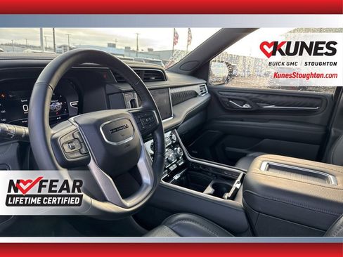 Used 2023 GMC Yukon XL Denali AWD/4WD image 27