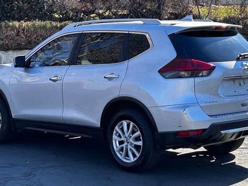 Used 2018 Nissan Rogue SV w/ Sun & Sound Touring Package AWD/4WD image 3