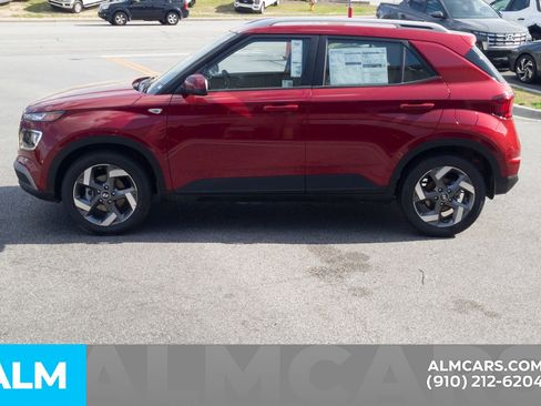 Used 2025 Hyundai Venue SEL image 10