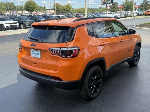 New 2026 Jeep Compass Latitude image 8