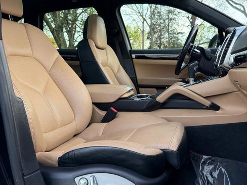 Used 2015 Porsche Cayenne Diesel AWD/4WD image 20