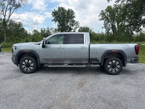 Used 2024 GMC Sierra 3500 Denali w/ Denali Reserve Package AWD/4WD image 2